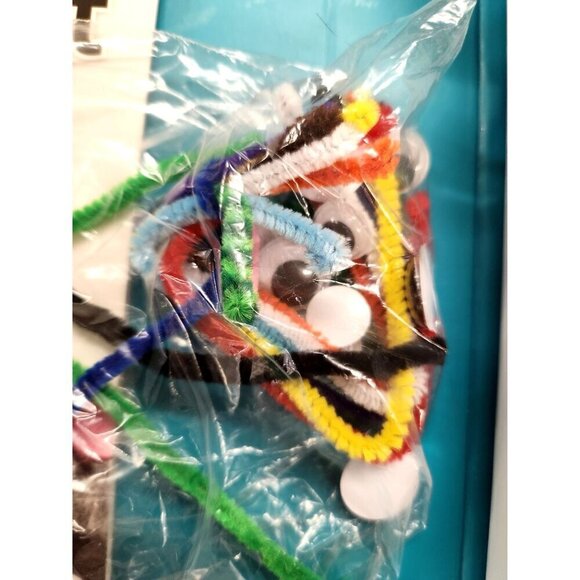 Spice Box Kits for Kids, Yarn Animals Spool Knit & Pom-poms, Over 40 projects - Picture 13 of 16